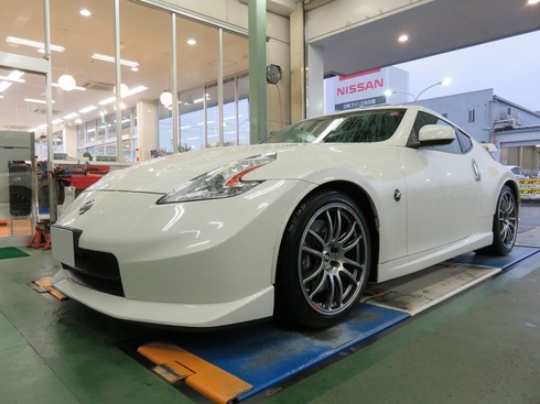 Z34にもロードスターにもスタッドレスタイヤ装着で冬道安心